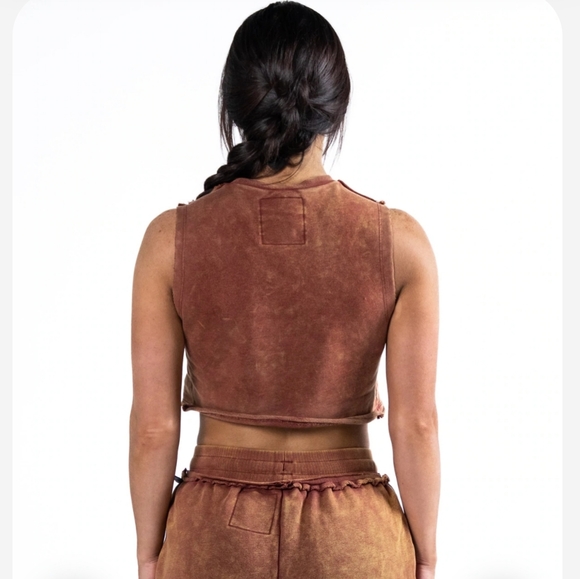 Alphalete Very Terry Crop Cutoff - bloodstone - small - Picture 2 of 4